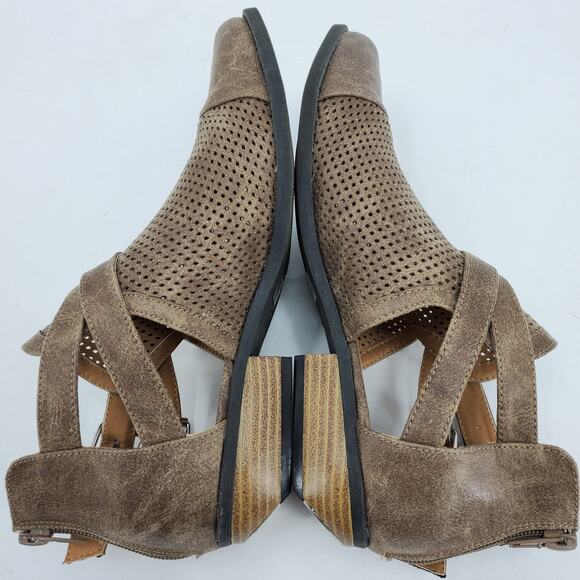 Qupid Distressed Perforated Tan Brown Heeled Open Boot Booties Vegan Women's 7 - Picture 4 of 8